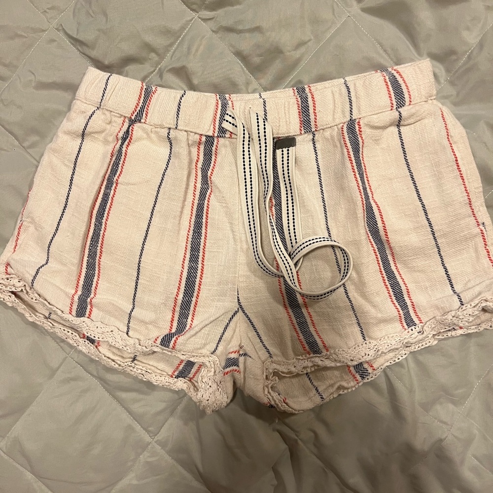 Aerie women’s small shorts.